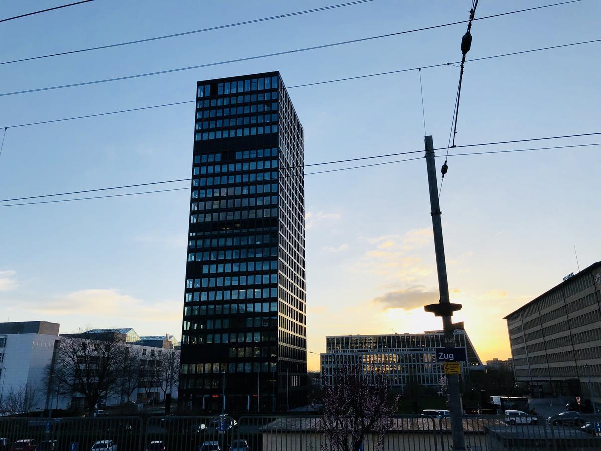 Park Tower City View Apartments Цуг Экстерьер фото
